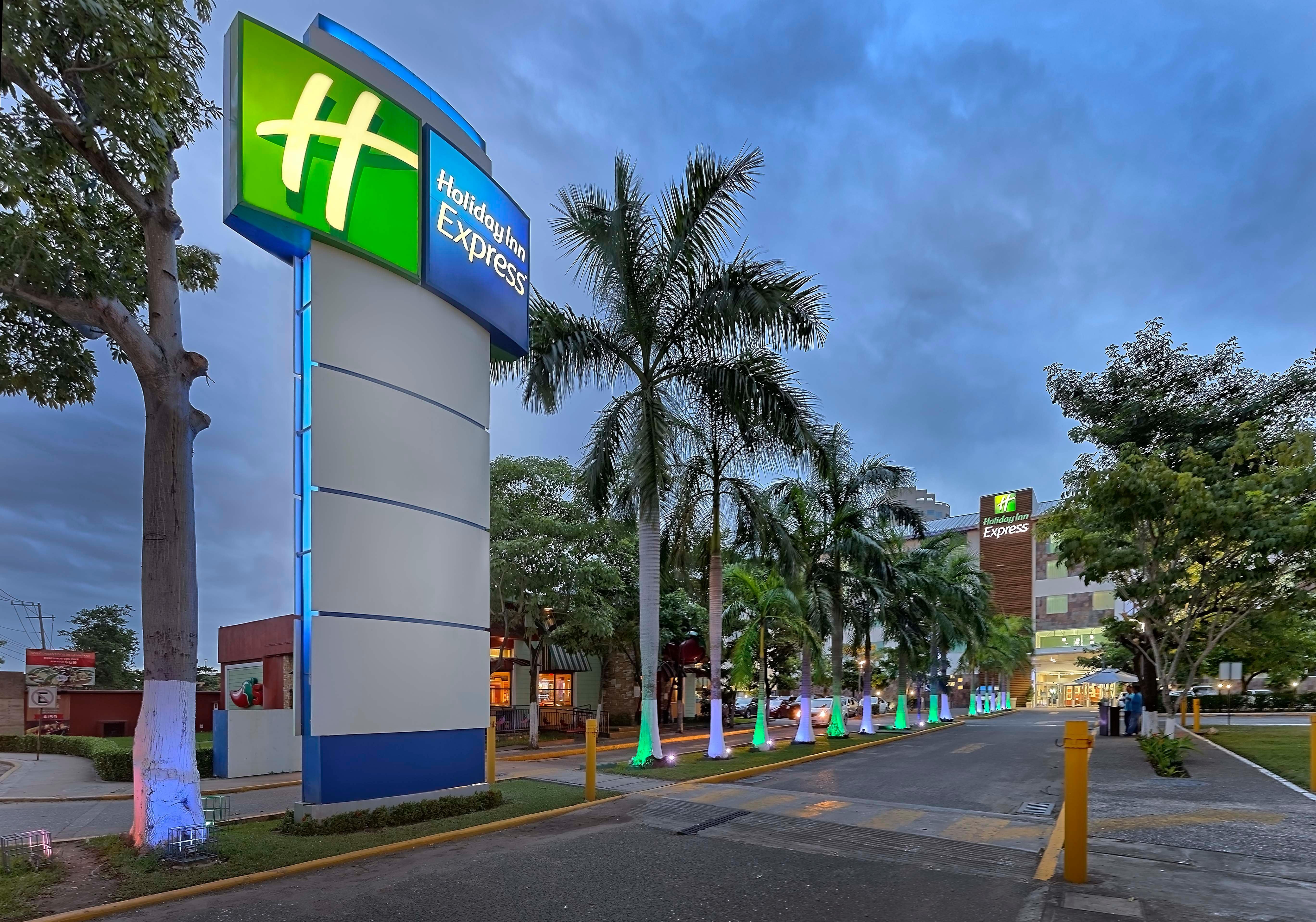 Holiday Inn Express Villahermosa By Ihg Extérieur photo